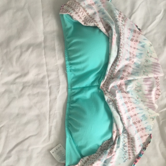 Bikini - Picture 3 of 6